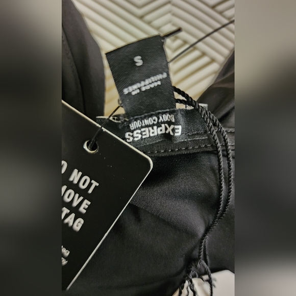 Express body Contour Compress Silky Knotted Front. Thong Bodysuit size small - Picture 6 of 9